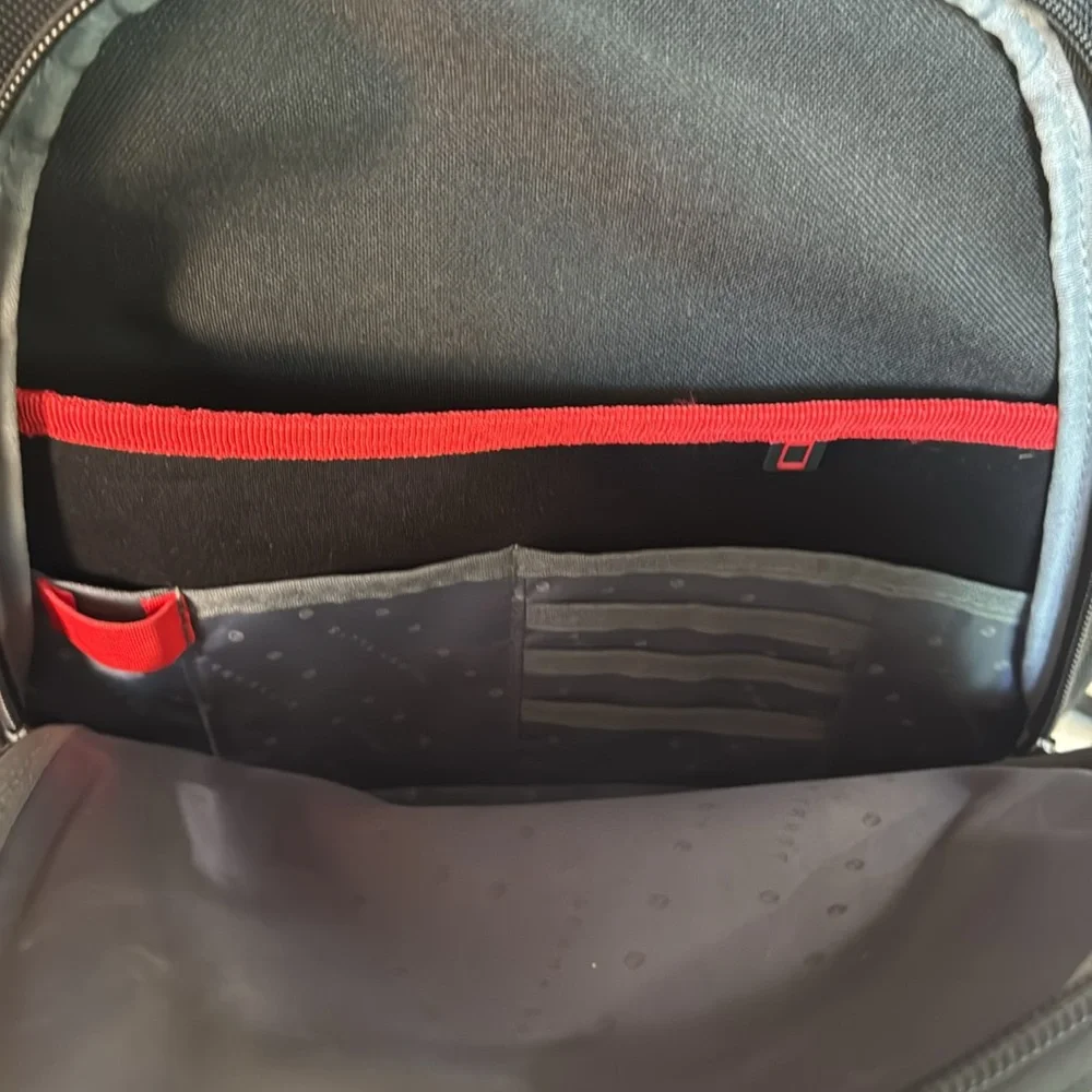 🖤Perry Ellis 140 Laptop Backpack
